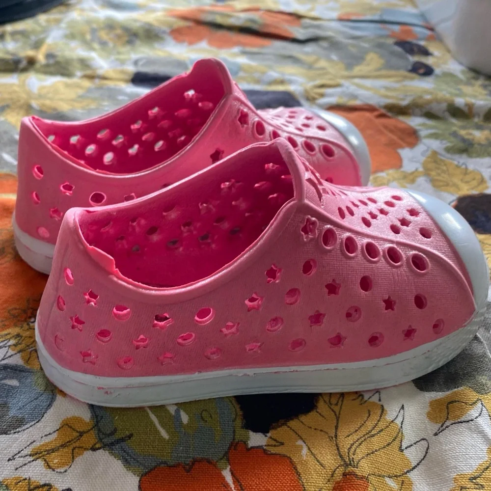 Water shoes – size 5–6